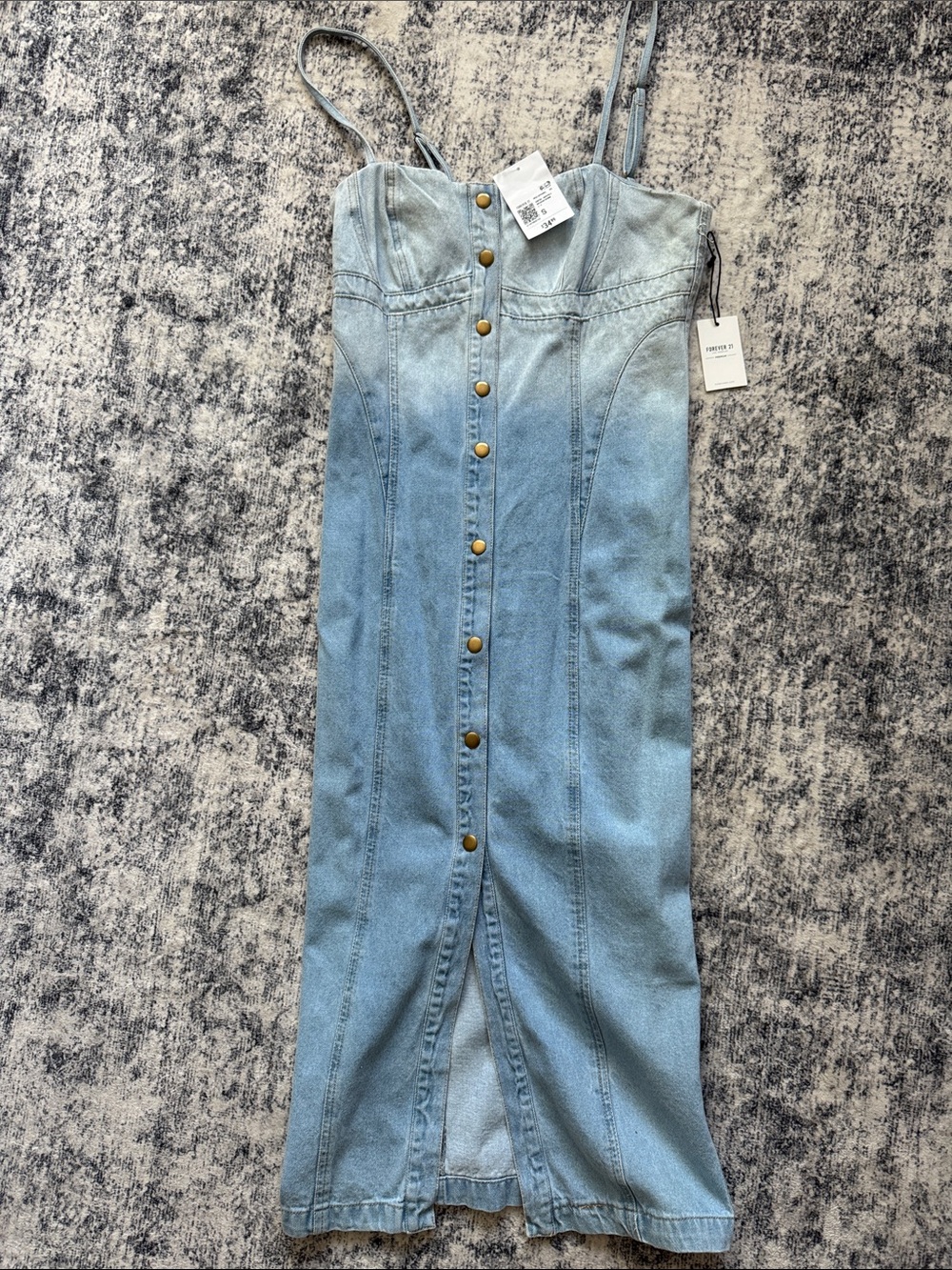 Forever 21 Light Blue Denim Button-Front Midi Dress with Spaghetti Straps